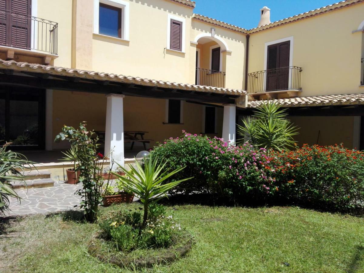 Casa Il Cortile Fiorito Apartamento Tortolì Exterior foto